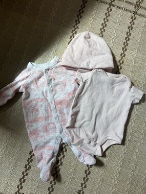 Ralph Lauren Baby Girls Cotton Toile Print Footie, Bodysuit, & Hat 3-Piece Set